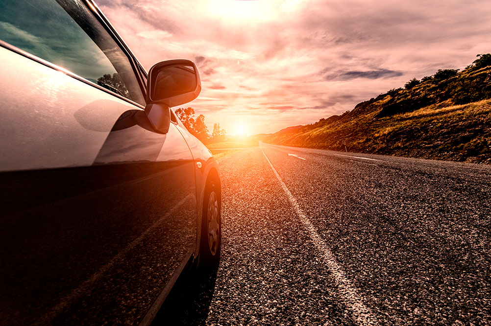 auto en ruta
